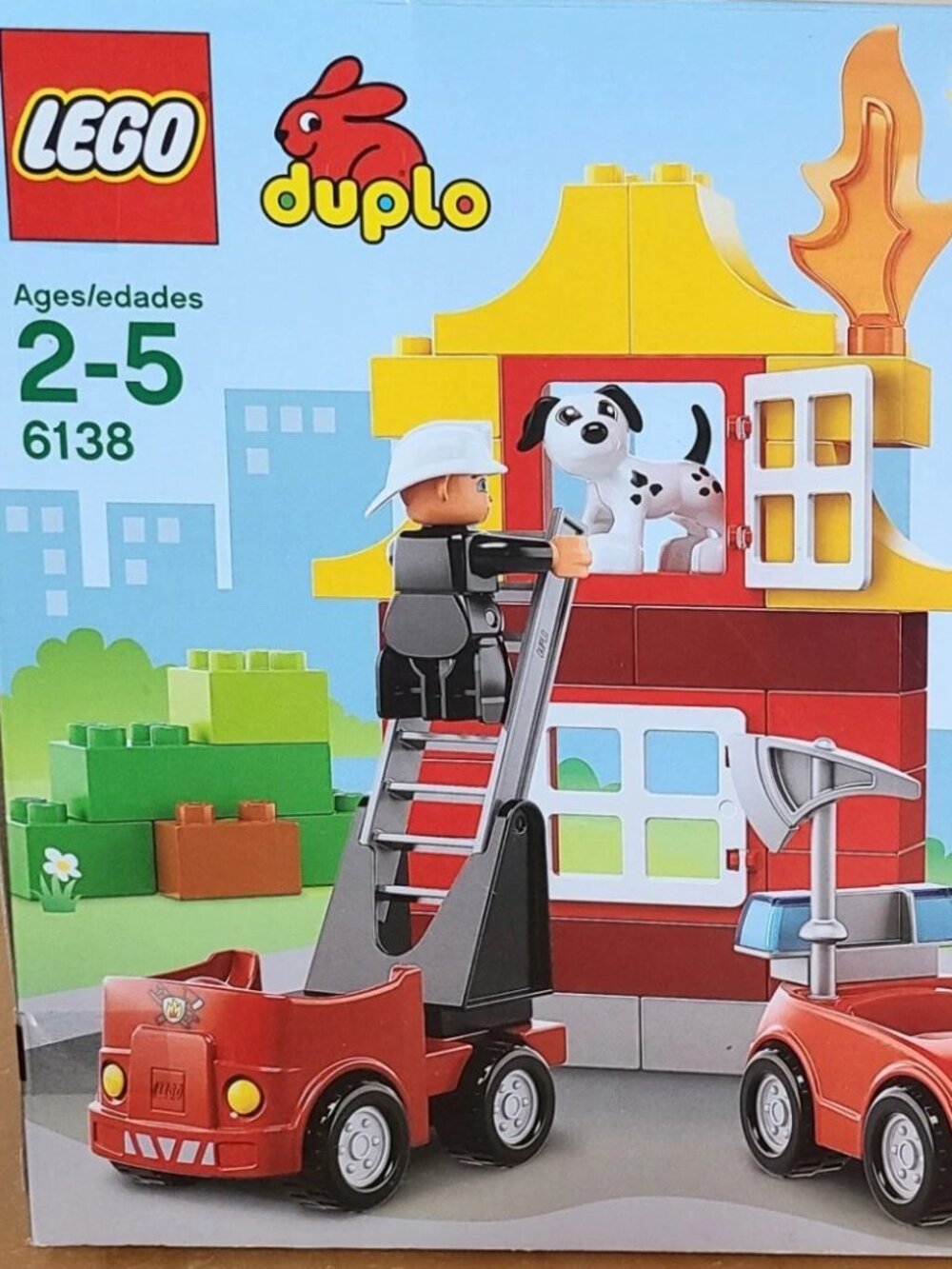 LEGO Duplo NEW Fire Truck fighter Station Fireman Firemen Figs 6138 discont set